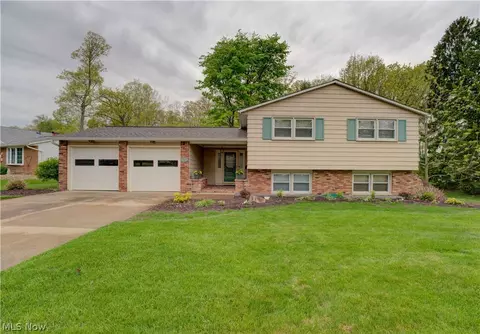 724 Strowbridge Dr, Huron, OH 44839