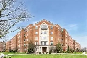 13800 Fairhill Rd #416, Shaker Heights, OH 44120