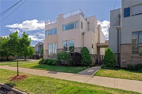 511 Literary Rd, Cleveland, OH 44113