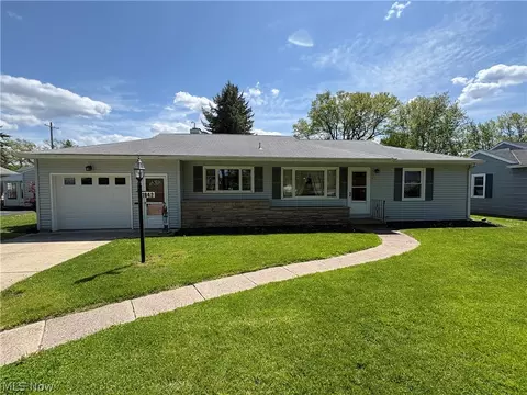 1942 E 41st St, Ashtabula, OH 44004