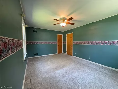 Bedroom - 1942 E 41st St, Ashtabula, OH 44004 photo 2 of 3