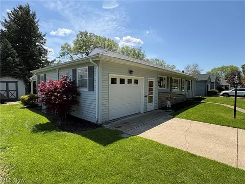 Exterior - 1942 E 41st St, Ashtabula, OH 44004 photo 3 of 7