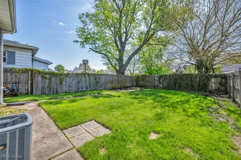 1646 Walnut Blvd, Ashtabula, OH 44004 photo 22