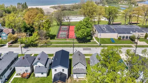 View/Area - 1646 Walnut Blvd, Ashtabula, OH 44004 photo 3 of 4