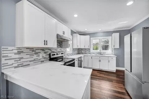 Kitchen - 1646 Walnut Blvd, Ashtabula, OH 44004 photo 3 of 3