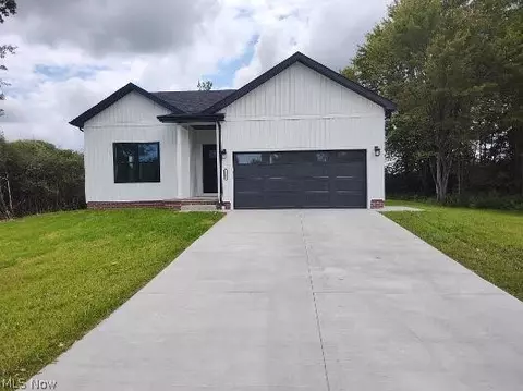 1787 Morning Star Dr, Roaming Shores, OH 44084