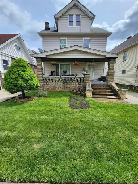 4689 E 85th St, Garfield Heights, OH 44125