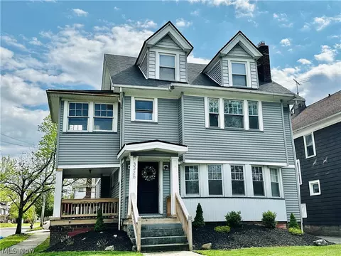 3326 E Overlook Rd, Cleveland Heights, OH 44118