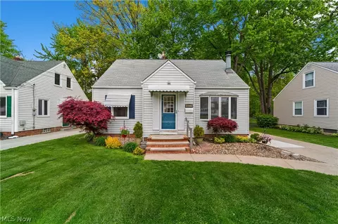 27840 Lincoln Rd, Bay Village, OH 44140