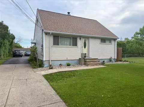 15316 Rademaker Dr, Brook Park, OH 44142