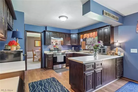 Kitchen - 3329 S Maple Ln, Ashtabula, OH 44004 photo 3 of 6