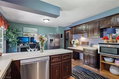 Kitchen - 3329 S Maple Ln, Ashtabula, OH 44004 photo 4 of 6