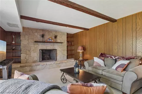 Living - 3329 S Maple Ln, Ashtabula, OH 44004 photo 6 of 8