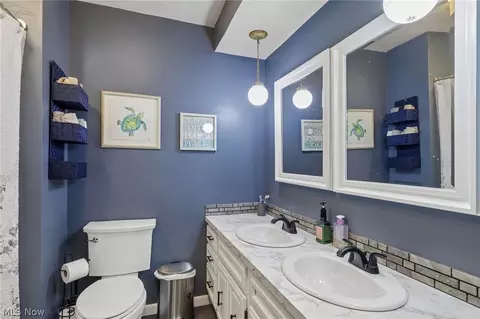 Bath - 3329 S Maple Ln, Ashtabula, OH 44004 photo 2 of 3
