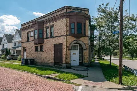 15416 Saranac Rd, Cleveland, OH 44110