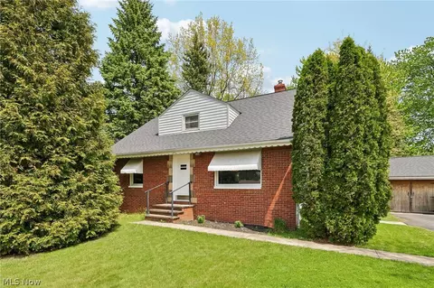 469 Richmond Rd, Richmond Heights, OH 44143