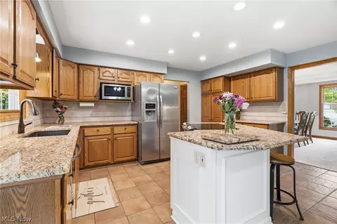Kitchen - 1224 Lost Tree Dr NW, Canton, OH 44708 photo 2 of 2