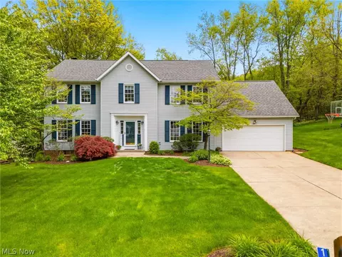 1224 Lost Tree Dr NW, Canton, OH 44708