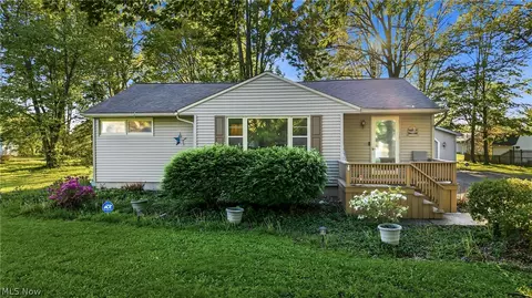 5863 Emerson Ave NW, Champion, OH 44483