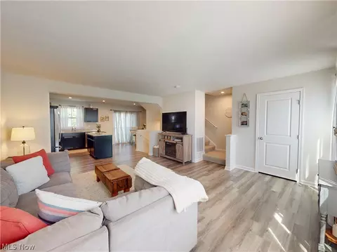 787 Pine Spring Dr, Painesville, OH 44077 photo 8
