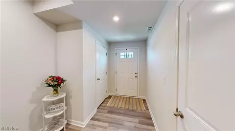 787 Pine Spring Dr, Painesville, OH 44077 photo 3