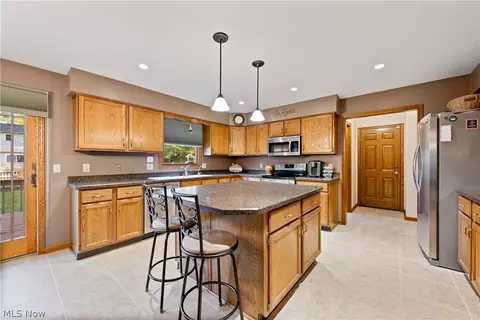 Kitchen - 2026 Longfellow St, Plain, OH 44721 photo 2 of 5