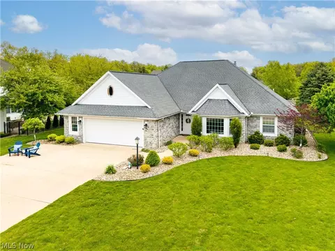 4104 Pebble Ln, Sandusky, OH 44870