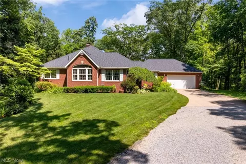10400 Stoneacre St NW, Canal Fulton, OH 44614