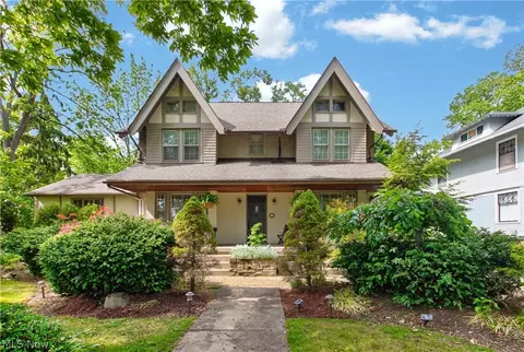 126 Columbus St, Elyria, OH 44035