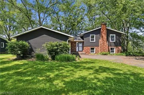 11205 Merrimack Ave NW, Hartville, OH 44632