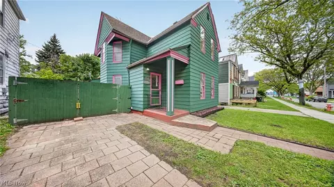 1320 W 87th St, Cleveland, OH 44102