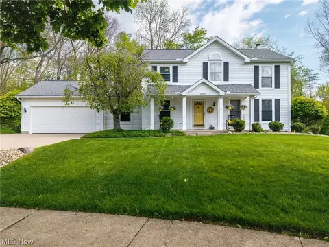 200 Yorkshire Dr, Medina, OH 44256