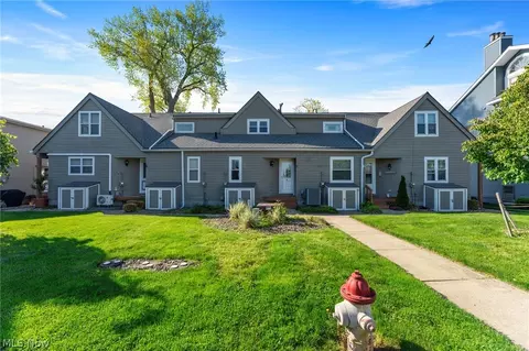 13011 W Lake Rd, Vermilion, OH 44089