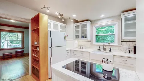 7673 Fairview Ave, Mentor, OH 44060
