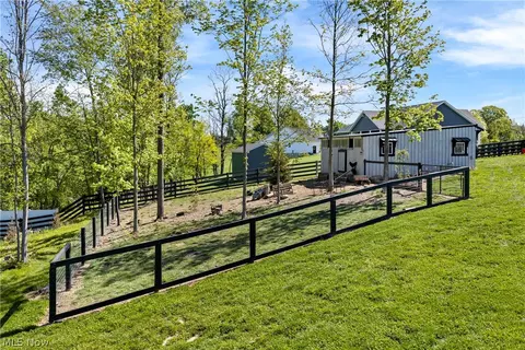 Exterior - 64568 Mt Olivett Ne Rd, Barnesville, OH 43713 photo 7 of 9
