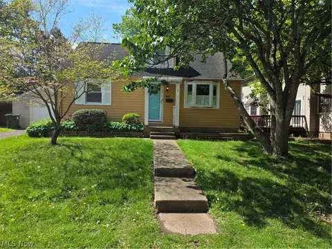 1528 40th St NW, Canton, OH 44709