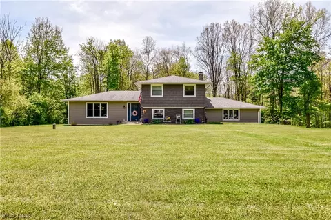 14552 Russell Ln, Novelty, OH 44072