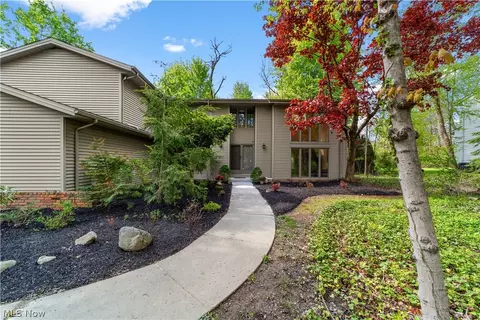 29526 Bryce Rd, Cleveland, OH 44124