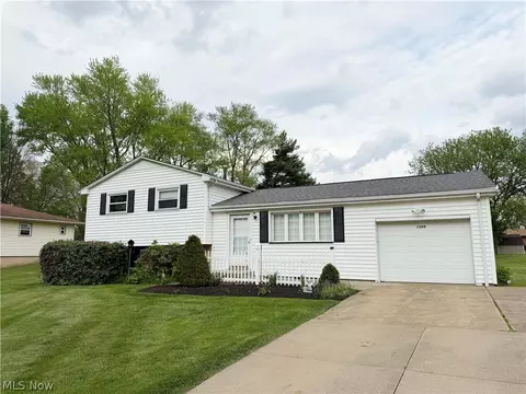 7090 Hillridge Ave NE, Canton, OH 44721