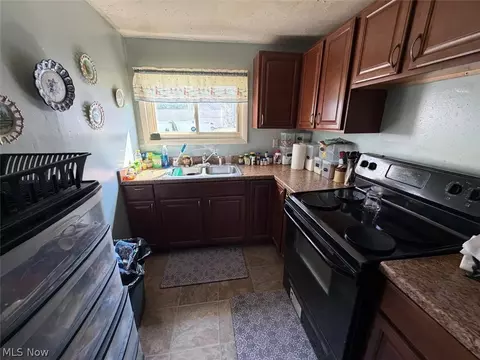 Kitchen - 830 Bunker Hill Rd, Ashtabula, OH 44004 photo 1 of 2