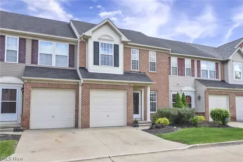 106 Clay Ct, Berea, OH 44017