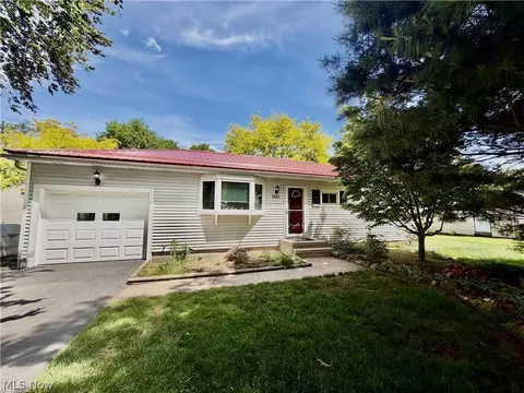 2661 Larchview Dr, Painesville, OH 44077