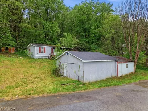 46149 Walnut St, Rogers, OH 44455