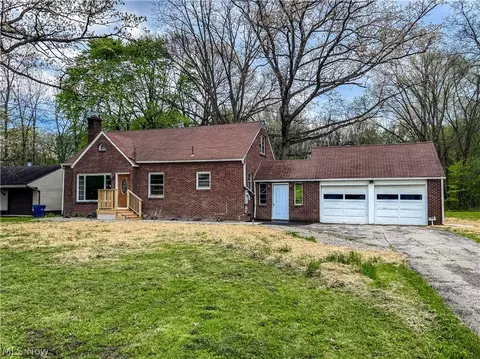 1618 W Park Ave, Weathersfield, OH 44446