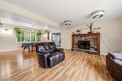 Living - 6453 Old Woods Rd, Ashtabula, OH 44004 photo 3 of 3