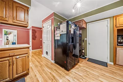 Entry Way - 6453 Old Woods Rd, Ashtabula, OH 44004 photo 3 of 3