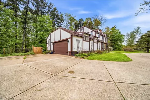 Exterior - 6453 Old Woods Rd, Ashtabula, OH 44004 photo 5 of 12