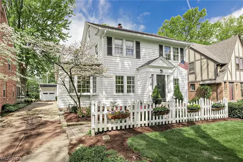 2528 Ashurst Rd, University Heights, OH 44118