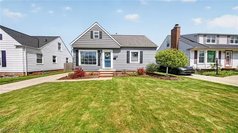 16168 Brinbourne Ave, Middleburg Heights, OH 44130