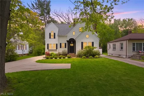 6294 Chestnut Rd, Independence, OH 44131